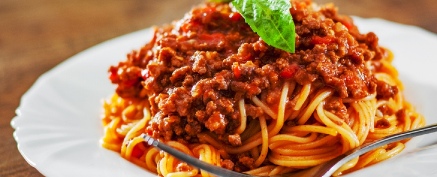 spaghetti and meat sause on plate